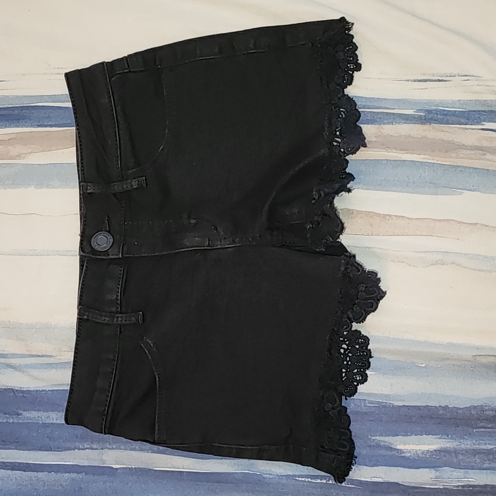SO Girl's Black Crochet Edge Mid-Rise Shortie Shorts, Size 10